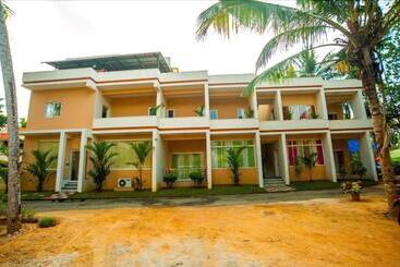 ホテル Vasudevam Premium Suites