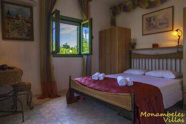Monambeles Villas