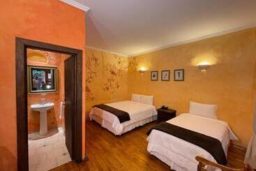 Nass Casa Del Aguila