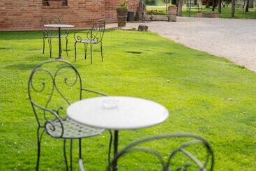 קוטג'' Podere La Rocca