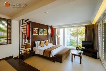 Villa Del Sol Beach Resort & Spa