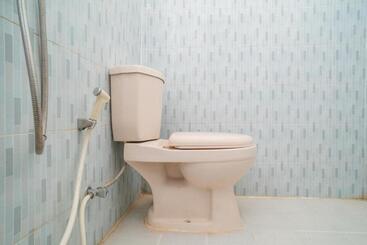 בית מלון כפרי Koolkost Syariah Near Jalan Ahmad Yani Banjarmasin 2