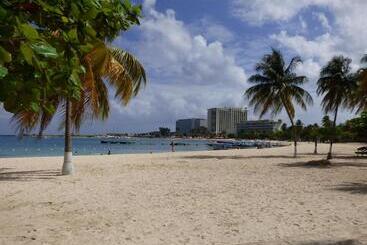 هتل Beach Studio 9