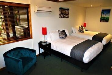 Riverside Hotel Marlborough