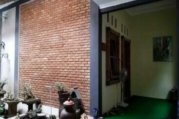 Pansiyon Borobudur Kampung Homestay  Karsidi