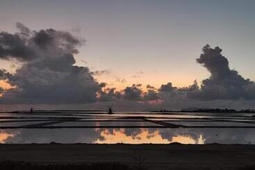 تختخواب و صبحانه Kite Hub Lo Stagnone