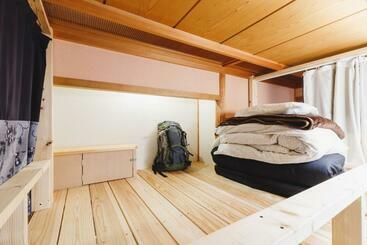 پانسیون Couch Potato Hostel   Vacation Stay 28455v