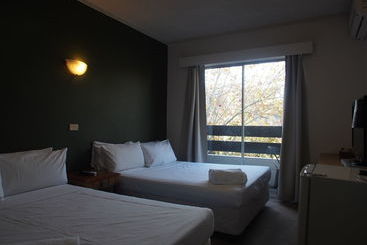 City Crown Motel