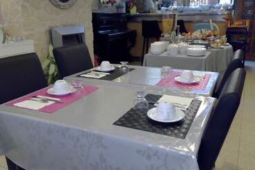 בית מלון כפרי De La Bastide