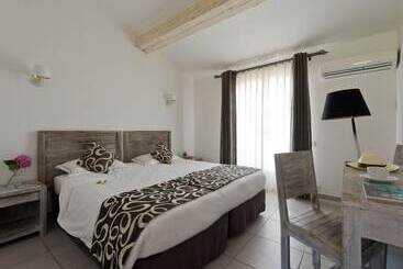 Отель Domaine Du Calidianus