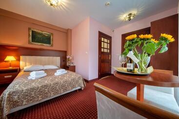 ホテル Modrzewiówka