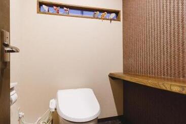 بنسيون Couch Potato Hostel   Vacation Stay 88228