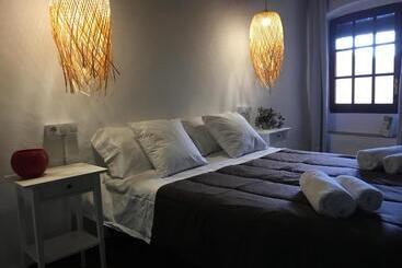 Общежитие Apartament La Trilla