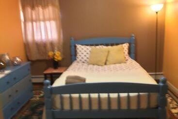 پانسیون Beautiful Room Near Jfk And Close To Laguardia Airports