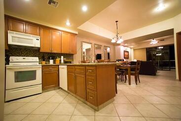 هتل آپارتمان 2 Br Condo Las Palomas Sandy Beach