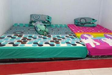 ユースホステル Penginapan Asidik