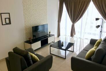 پانسیون Pinnacle Tower Apartment Stay By Feel Suites