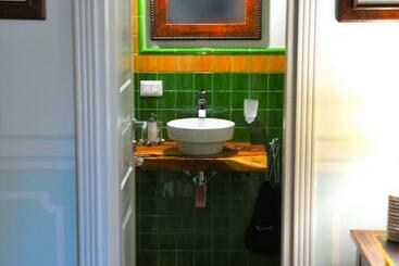 پانسیون Regal House Anzio