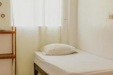 Puerto Galera Hostel