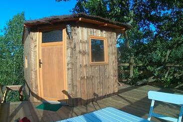 צימר Cabane Perchée Dans La Prairie De L Ancien Moulin