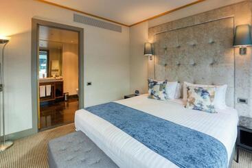 هتل Marsden Viaduct