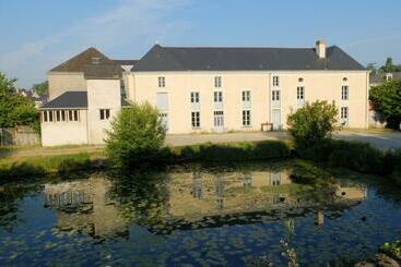 بنسيون Gîte Des Grands Moulins De Baugé