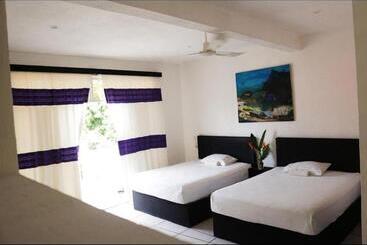 پانسیون Room In Guest Room   Apartment With Blacony And Sea View