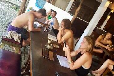 فنادق الكبسولة Bk Homestay, Batukaras