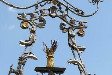 هتل Wirtshaus Garbe