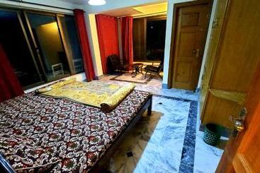 Pensiune Shahrukh Heights