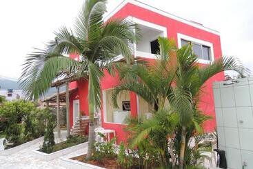 住宿加早餐  Suíte 6 Com Piscina E Wi Fi Em Caraguatatuba