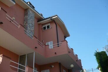 هتل Azienda Agrituristica Villa Arianna