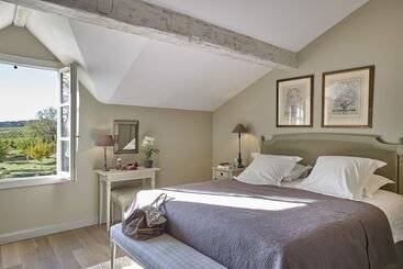 בית מלון כפרי Château Les Carrasses