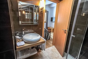 هتل Crans Luxury Lodges