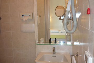 هتل Albergo Dei Pini