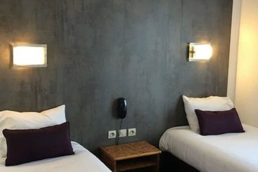 هتل Hôtel Du Trosy Clamart