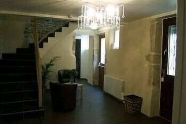 בית מלון כפרי Hôtel Restaurant Le Saint Augustin