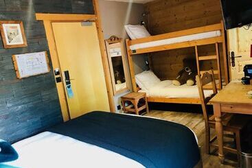 ホテル Logis Hôtel Les Ancolies