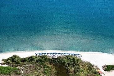 هتل Li Suari Club Village