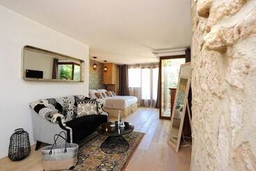 Отель Lodge De Charme A Cheda