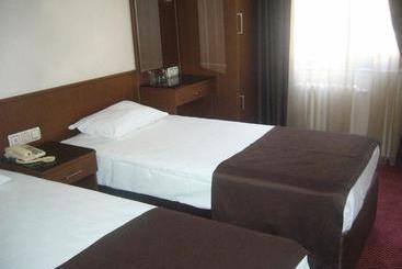 Lyon Hotel İstanbul