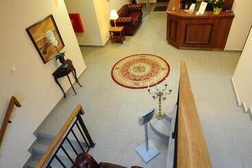 Отель Maxim Kwidzyn