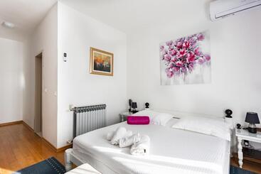 هتل Pansion Amigos