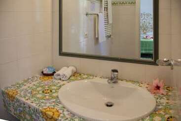 Semiramis Hotel De Charme & Pools