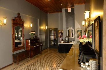 هتل The Liwan Boutique
