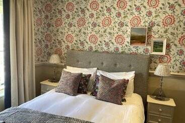 Отель The Swan At Tarporley