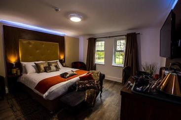 Ifield Court Hotel & Restaurant