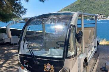 ペンション Bluemarine Rooms & Apartments