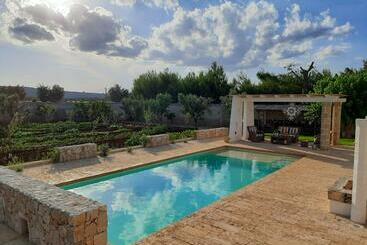 La Cuccuvascia Pool House - Alessano