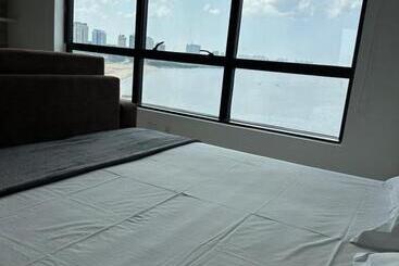 Tropical Executive Hotel N 619